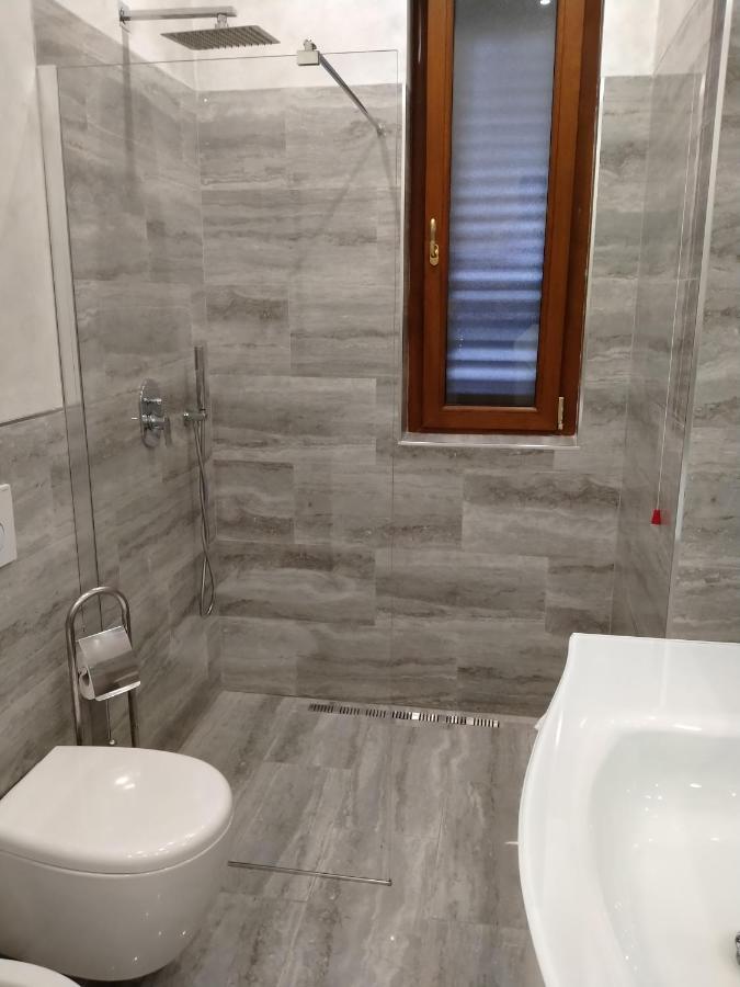 Vila Casa Vacanza Volintiru Como Exteriér fotografie