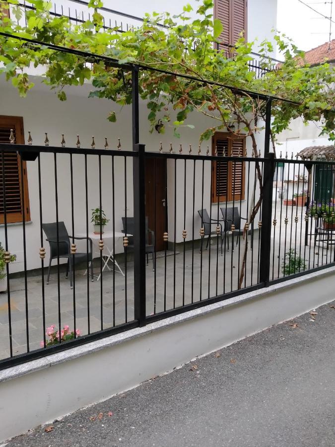 Vila Casa Vacanza Volintiru Como Exteriér fotografie